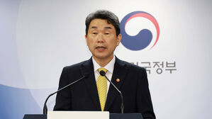 정부, 의대생 '내년 복귀' 조건으로 휴학 승인