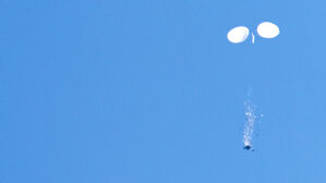 북한, '무인기 평양 침투' 주장하며 쓰레기 풍선 띄워