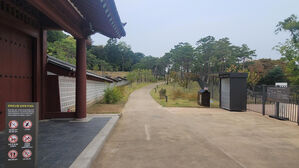 일제가 갈라놓았던 창경궁-종묘&hellip;궁궐 담장 길 따라 오간다