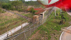 북 "남측 연결 도로·철도 끊을 것"…대한민국 '불변의 주적' 언급