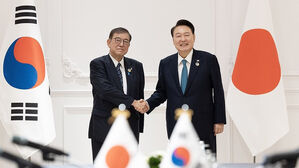 한일 정상 "셔틀외교 이어가자"&hellip;"양국 관계 계승&middot;발전"