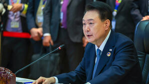 윤 대통령 "WGBI 편입&middot;금리인하, 민생 회복으로 이어지도록 정책 추진"