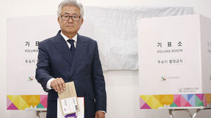 서울교육감 후보 최보선 사퇴&hellip;진보진영 정근식으로 단일화