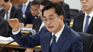 김동연, 대북전단 살포 관련 "접경 지역 위험구역 설정 검토 지시"