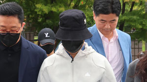화재로 7명 사망&hellip;부천 호텔 건물주 등 3명 구속심사 출석