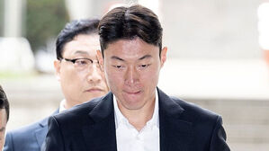 검찰, '불법 촬영 혐의' 황의조에 징역 4년 구형
