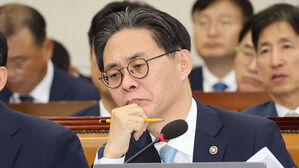 국세청장, '대통령 관저 이전 업체' 의혹에 "탈루 혐의 있으면 조사"