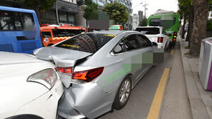 한국외대 정문 인근 도로서 시내버스 등 4중 추돌&hellip;8명 경상