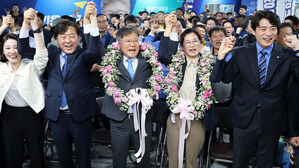 10&middot;16 재보선, 텃밭서 압도적 승리 못 한 민주당 '찝찝'