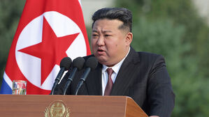 국정원 "북한, 김정은 암살 가능성 의식해 경호 수위 격상"
