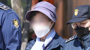윤 장모 잔고 증명서 위조 공범, 2심서 징역 1년 법정구속