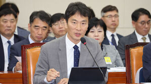 이복현 "가계대출 안 꺾었으면 금리 인하 어려웠을 것"