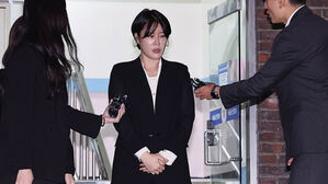 문다혜 4시간 넘게 경찰 조사받고 귀가&hellip;"죄송합니다"