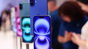 미국서 애플 아이폰 333만 원?&hellip;"트럼프 관세 시행되면 현실 될 수도"