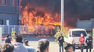 [영상] 인천 공장 화재, 야산으로 번져&hellip;대응 2단계 발령