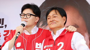 한동훈, 강화 찾아 박용철 군수 당선 감사 인사