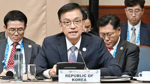 APEC 참석한 최상목 부총리, 페루&middot;홍콩 재무장관 면담