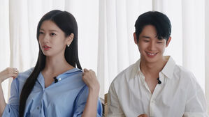 [SBS Star] "He's Just All Sweet" Jung So Min Talks about a Thoughtful Gift Jung Hae In Gave Her
