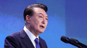 윤 대통령, 이스라엘의 이란 공격에 "교민 안전 최우선&hellip;모든 조치 강구"