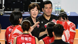 여자배구 페퍼, 도로공사 꺾고 개막전 창단 첫 승리