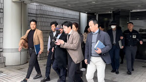 '36주 낙태' 살인 혐의 병원장&middot;집도의 영장심사&hellip;묵묵부답