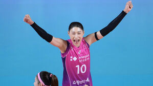 V리그 올스타 팬투표, '배구여제' 김연경 선두 질주