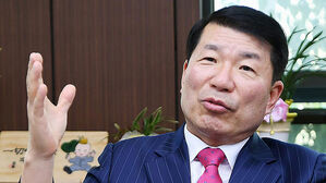 '코로나19 동선 속인 혐의' 구리시장 항소심서 유죄→무죄