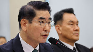 김용현 전 국방장관 "영장심사 포기&hellip;모든 책임 저에게"