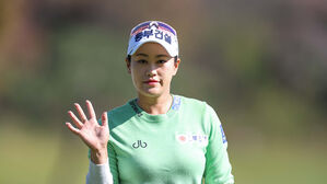 지한솔, KLPGA 투어 서울경제 클래식 2R 1타 차 단독 선두