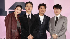 '1승' 송강호 "희망 가득한 영화&hellip;도전하는 모습 보여줄 것"