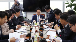 '구속 땐 세비 없다' 국회의원 수당법, 상임위 소위 통과