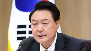 윤 대통령 "러북 군사 야합, 안보 위해 엄중사안&hellip;모든 가능성에 대책 마련"