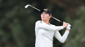 김수지&middot;방신실, KLPGA S오일 챔피언십 1R 공동선두