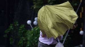 태풍 '콩레이' 비바람 머금고 한반도로&hellip;정부, 점검회의