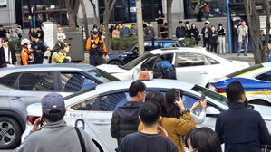 강남역 인근서 8번 '쾅쾅'&hellip;무면허 20대에 구속영장 신청