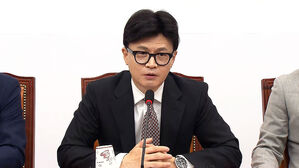 한동훈 "대통령 사과&middot;참모진 쇄신&hellip;여사 활동 중단해야"