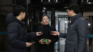'명태균 폭로' 강혜경, 13시간 조사&hellip;"명태균 &middot; 김영선 거짓말한다"