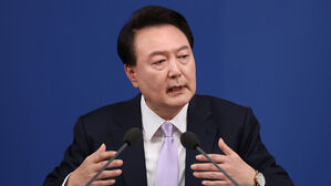 윤 대통령 "북 관여에 따라 우크라전에 무기지원도 배제 안해"