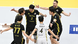 '황택의 돌아온' KB, 5연패 탈출&hellip;페퍼저축은행은 5연패 부진