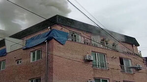 전북 전주 다세대주택 원룸서 불&hellip;6명 연기 흡입