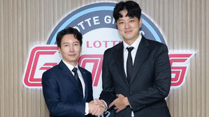 FA 집토끼 다 잡은 롯데&hellip;불펜 듀오 김원중&middot;구승민과 계약