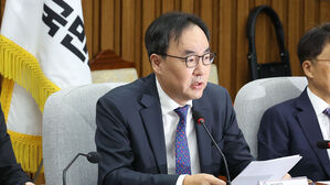 대한의학회장 "정부·여당, 위기의식 갖고 해결 의지 보여주길"