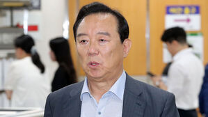 검찰, 뇌물수수 혐의 송철호 전 울산시장 징역 2년 구형