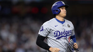 로버츠 다저스 감독 "오타니, 3월 개막전 투수 출장은 어려워"