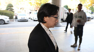 '이태원 참사 도착시간 허위 기재' 용산구 보건소장 징역 2년 구형