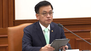 당국, 환율 구두 개입&hellip;"과도한 변동성엔 적극 안정 조치"