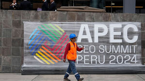 페루 APEC 폐막&hellip;의사봉 받은 윤 "지속 가능한 내일 함께 만들 것"