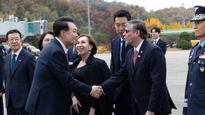 윤 대통령, 페루 도착&hellip;APEC 정상회의 일정 시작