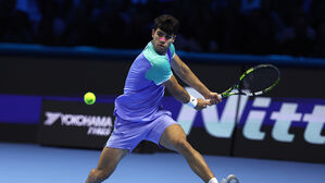 알카라스, 츠베레프에 져 ATP 파이널스 4강 진출 실패