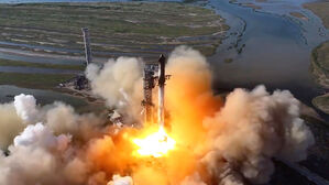 '기내 바나나' 매단 스타십 6차 시험비행 대체로 성공&hellip;트럼프 참관